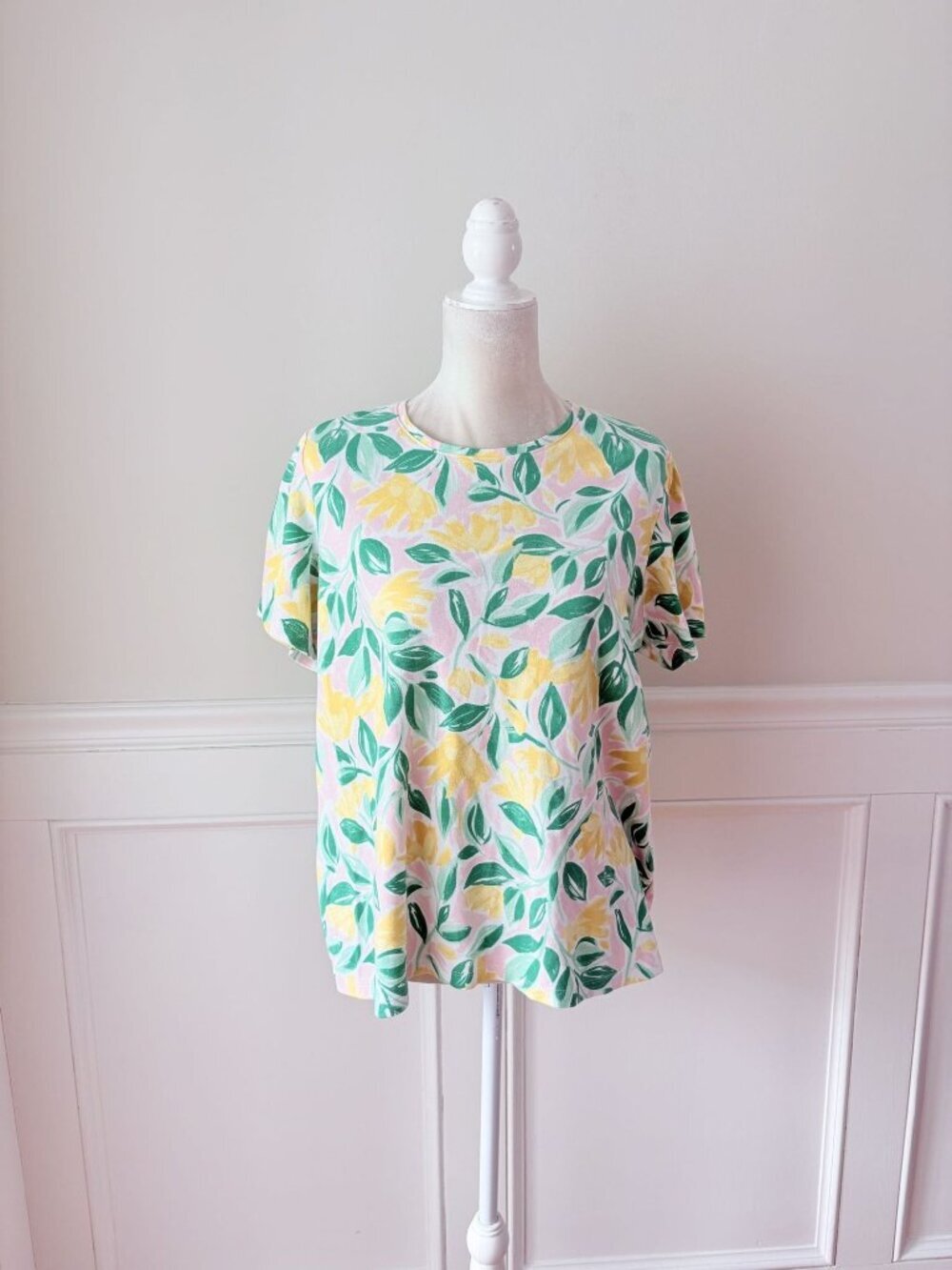 Kim Rogers XL Floral Print Tee 100% Cotton Short Sleeve Soft Pastel Colors EUC